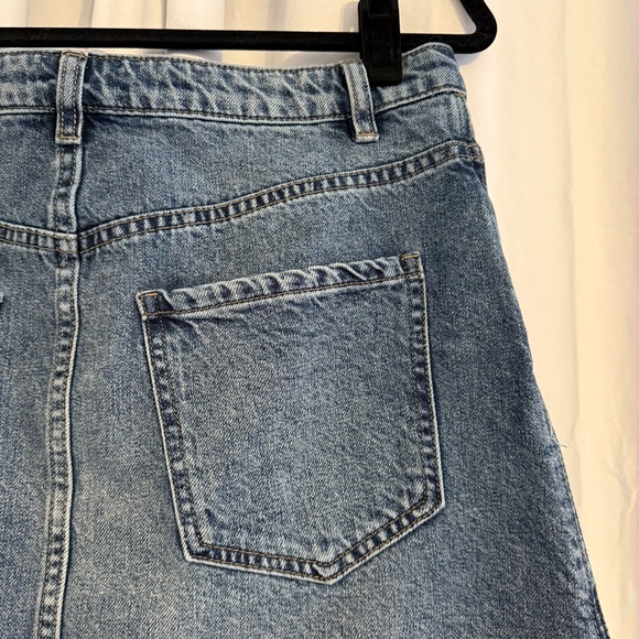 Free People We The Free Denim Mini Skirt Zip Front Raw Hem Women’s 30 - Picture 7 of 9